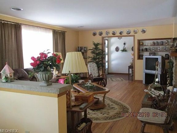 4th image of 1079 Howland Springs Blvd SE