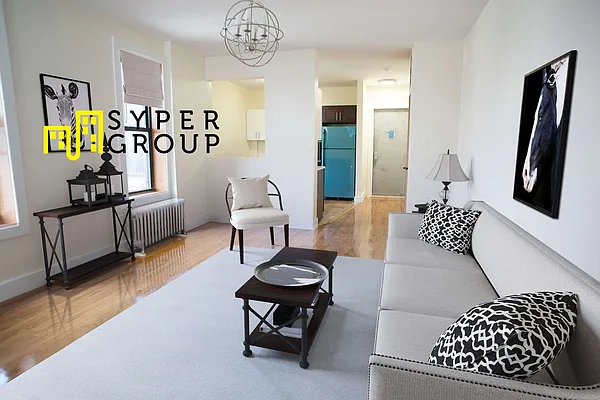 Rented by Evergreen Apartments BK | media 17