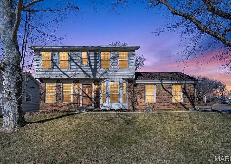 1st image of 63 Gray Owl Garth Ct