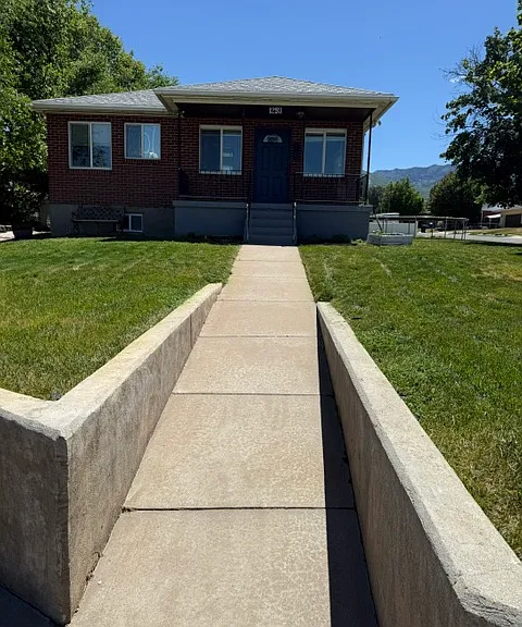 1293 S Main St — Photo 2