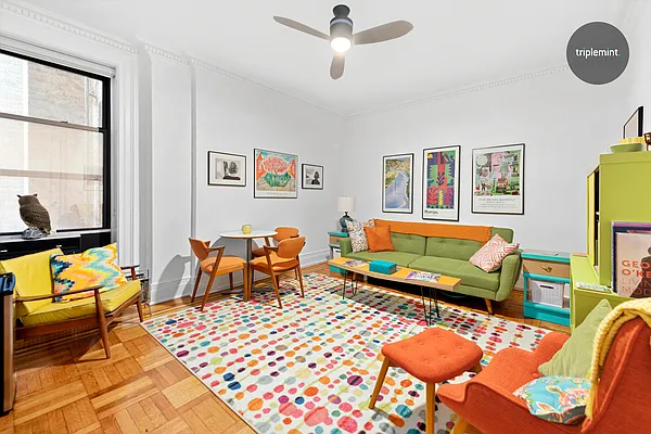 Sold by Triplemint | media 3