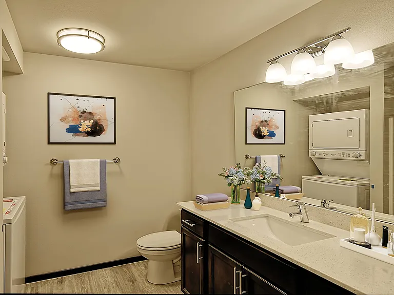 Pacific Pines Apartments — Photo 16