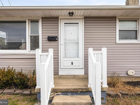 3rd image of 9 Easlick Ave