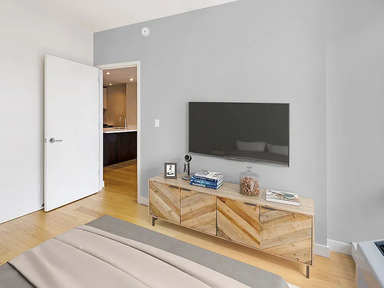 568 Union Ave #6E — Photo 3