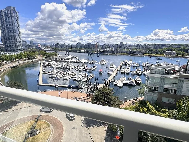 1201 Marinaside Cres #1005 — Photo 9