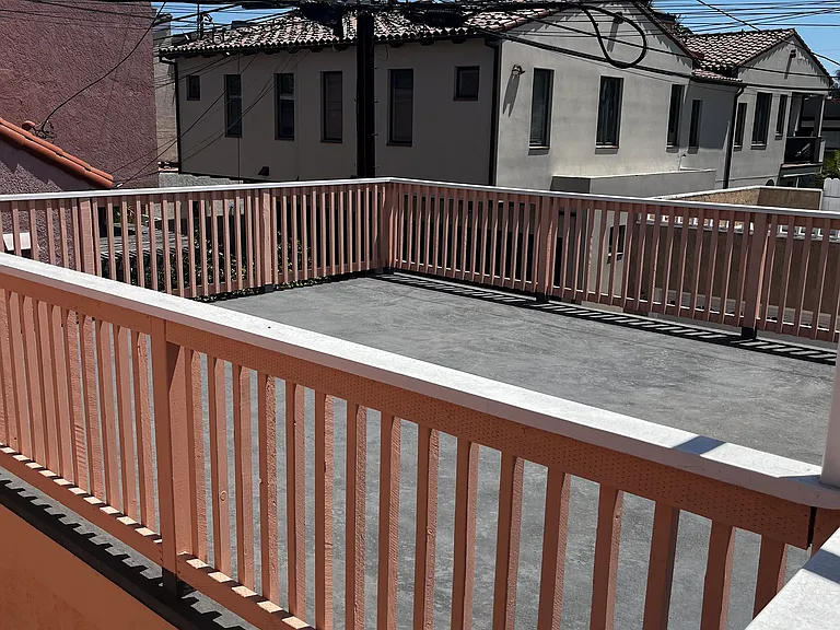 224 Covina Ave #1/2 — Photo 12