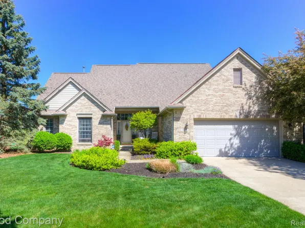 51250 W Hills Dr, Plymouth, MI 48170