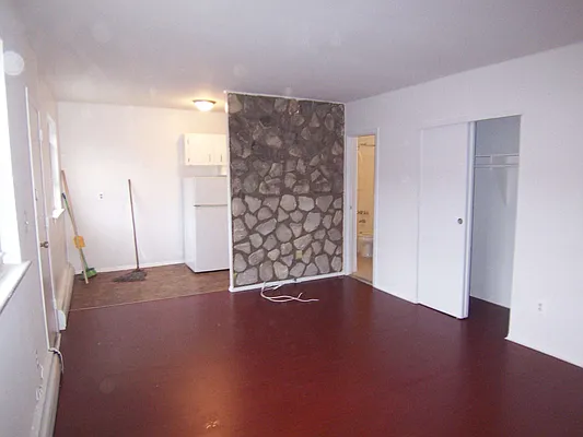 Rented by Living Dream Realty | media 12