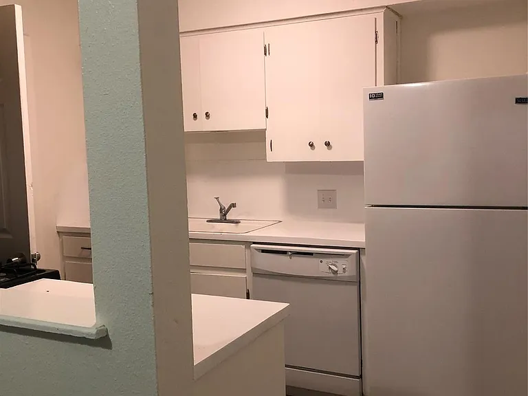 6502 S 1st St #102 — Photo 10