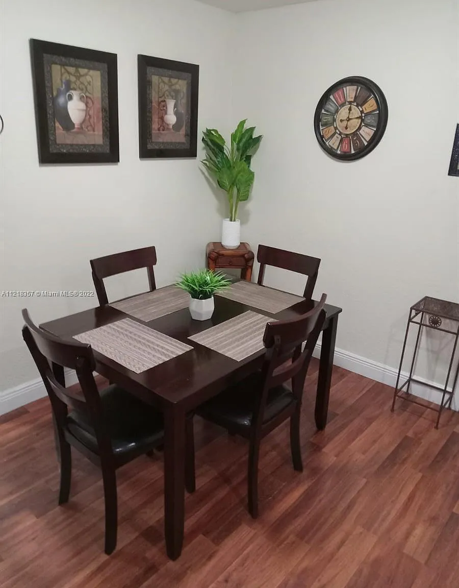 2 bed, 728 sqft, $2,000 — Photo 3
