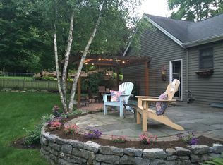 38 Nottingham Way N, Clifton Park, NY 12065