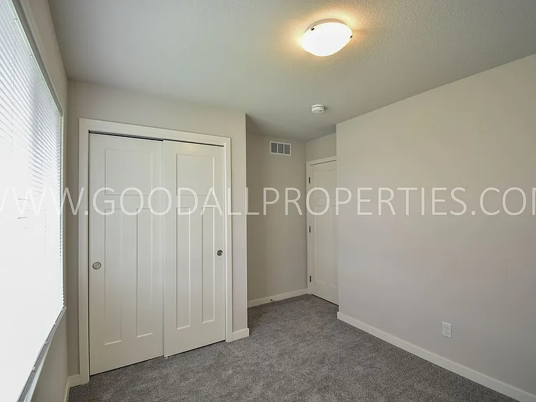 18203 Alpine Dr — Photo 9