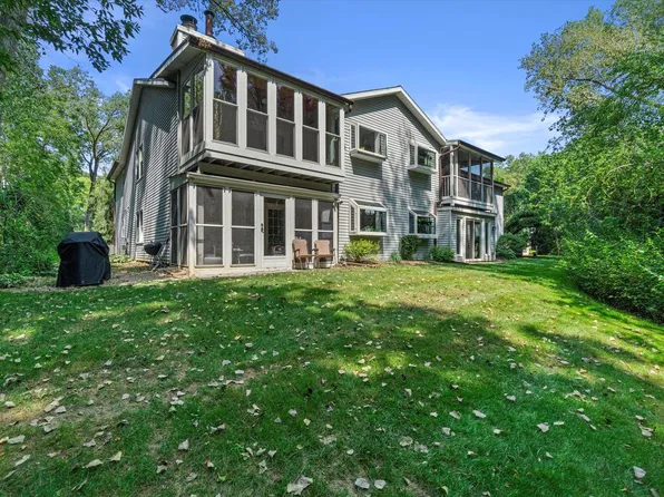338 Riverview DRIVE #4, Delafield, WI 53018