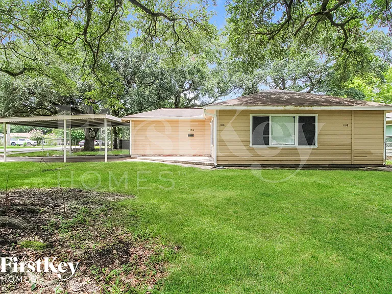 1108 W Camp Cir — Photo 2