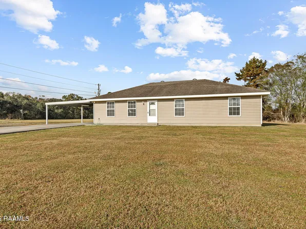 1026 Carmen Dr, Saint Martinville, LA 70582