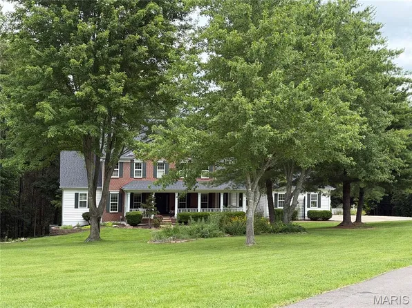 4305 Green Briar Ct, Washington, MO 63090