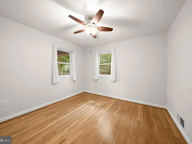 877 N Nottingham St — Photo 11