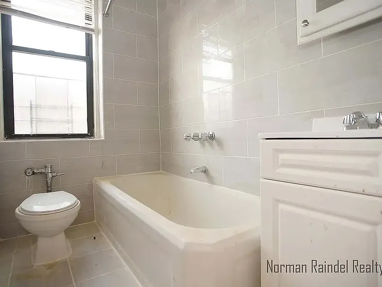 8223 Bay Pkwy #B-1 — Photo 23