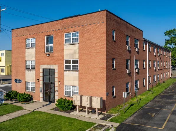 Cleve-Royal Apartments, 3607 Cleveland Ave #6f79bda62, Columbus, OH 43224