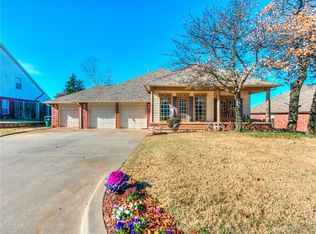 2043 Yorkshire Dr, Midwest City, OK 73130