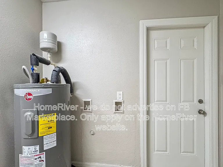 4407 Pompano Dr — Photo 12