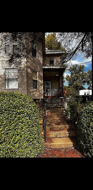 1st image of 707 Wayne St