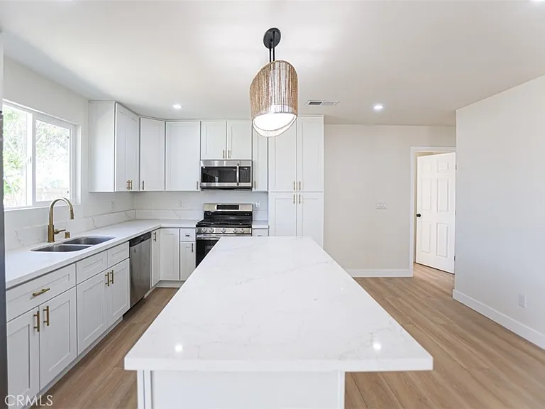 2452 E Brenda St — Photo 17