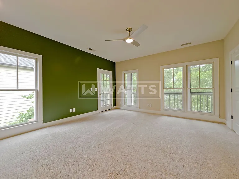 216 Hawthorn St — Photo 16