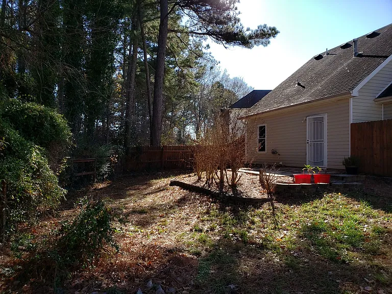 1330 N Hampton Dr — Photo 5