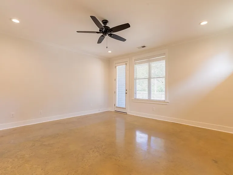 2912 Felix St — Photo 11