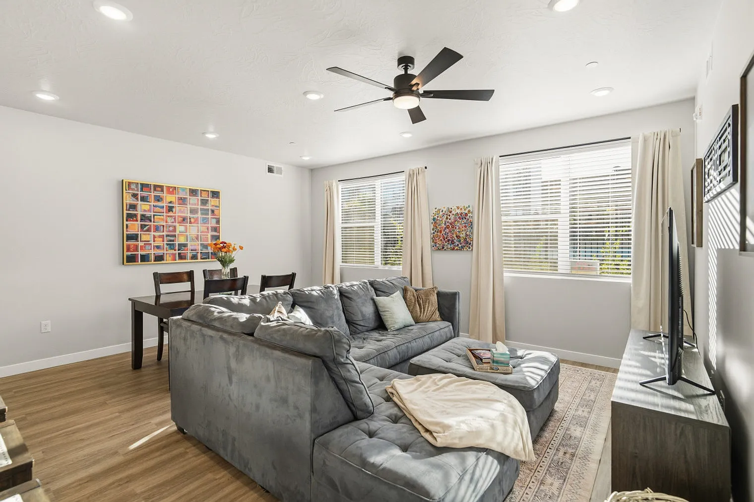 2 bed, 3.0 bath, 1259 sqft, $5,778 — Photo 1