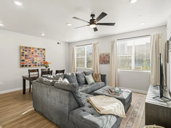 206 N Chapparell Dr, Hurricane, UT