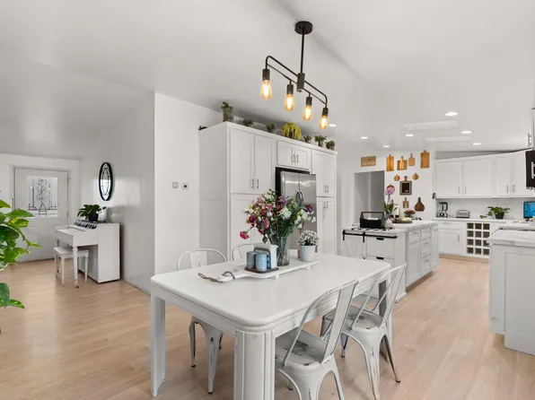 50 High Vista Ct, Moriarty, NM 87035