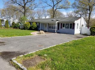 8 Henry Ave, Centereach, NY 11720