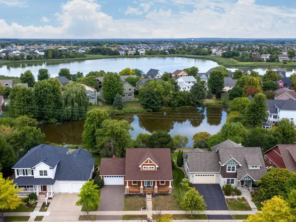 11662 Laketowne Vw, Albertville, MN 55301