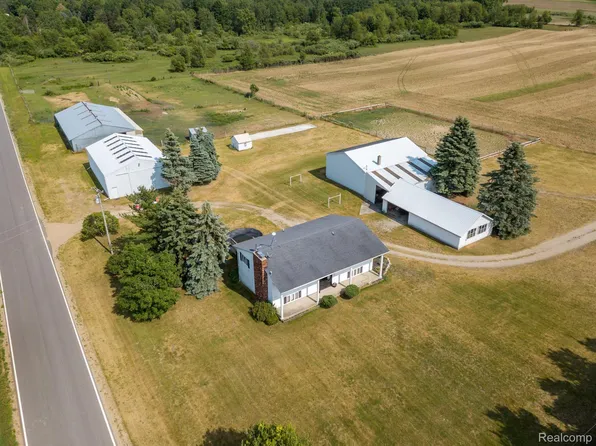 3007 Kirk Rd, Vassar, MI 48768