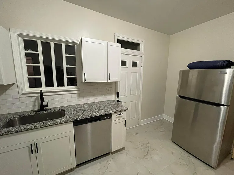 287 E Woodrow Ave — Photo 1