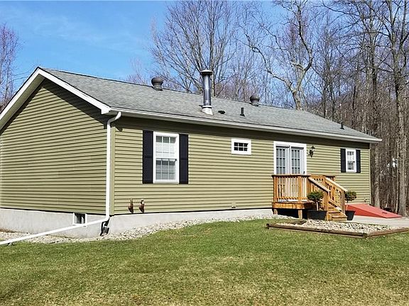 3rd image of 44 Rosaline Ln