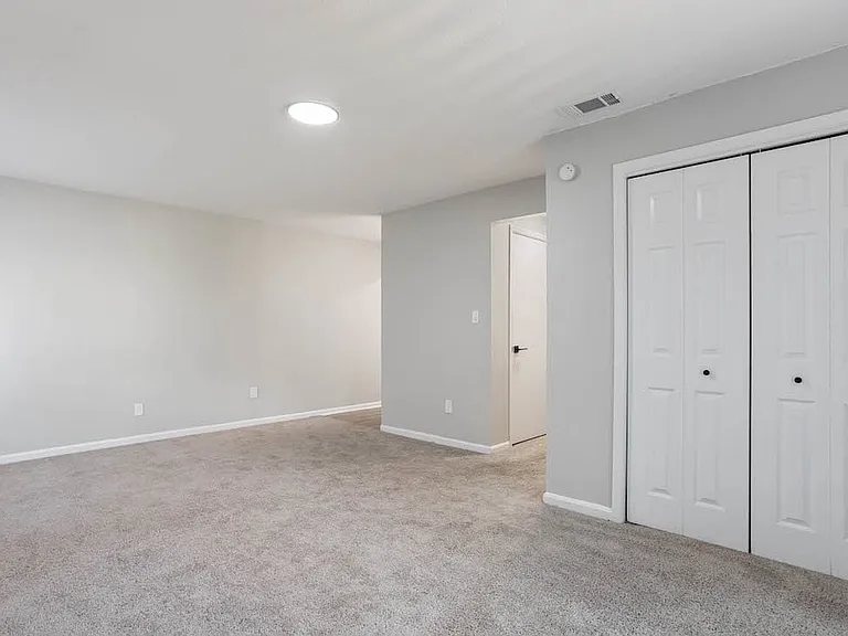 The Onyx Hoover Apartments — Photo 61