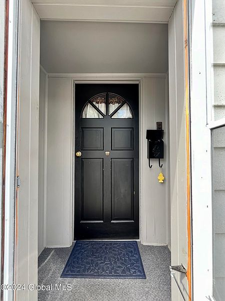 3rd image of 305 2nd Avenue