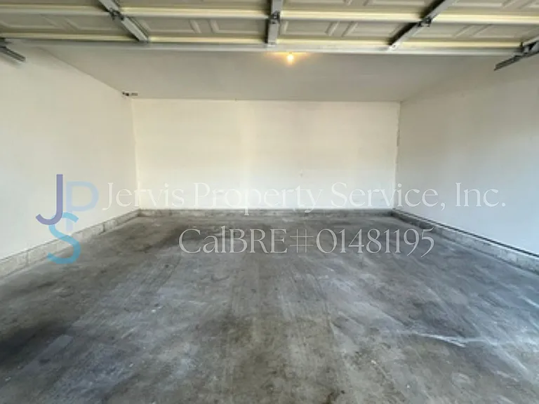 3136 El Segundo Blvd #G — Photo 10