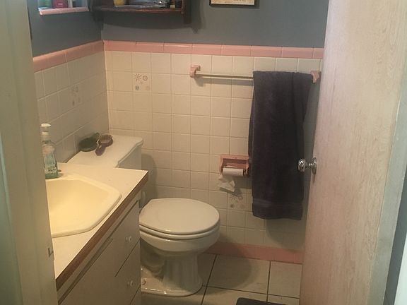 4th image of 4372 33rd Ave N