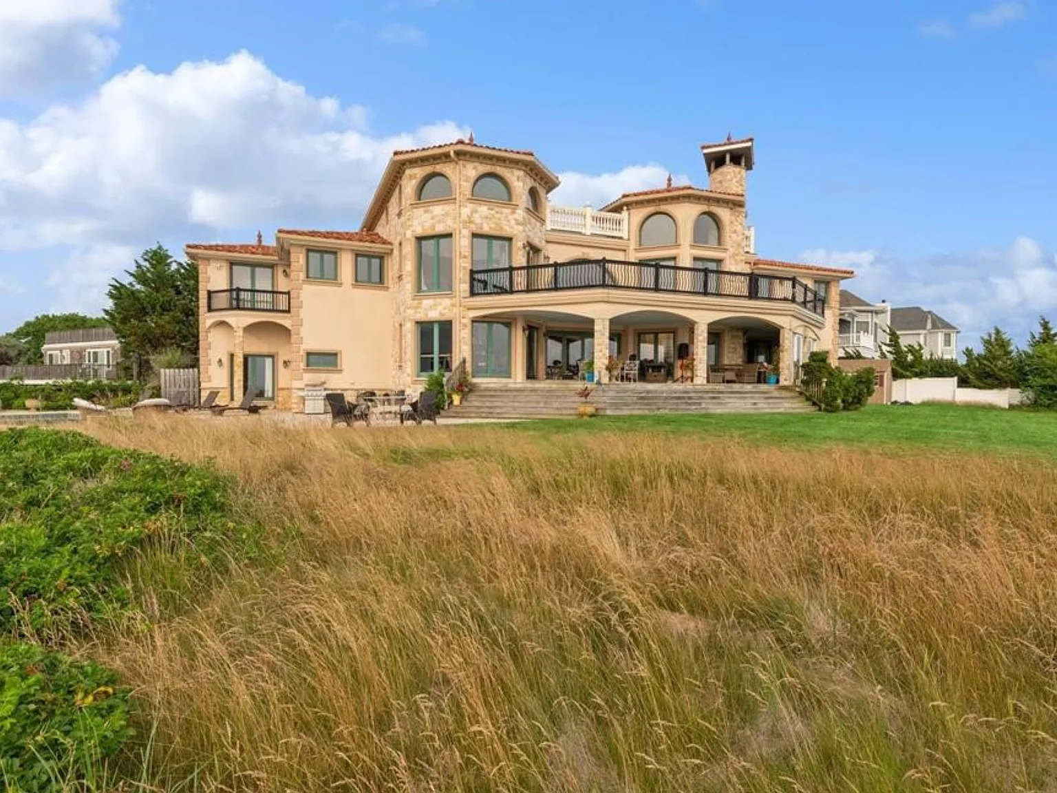 Remsenburg Wow Amazing Views From This Mediterranean Style Home — Photo 3