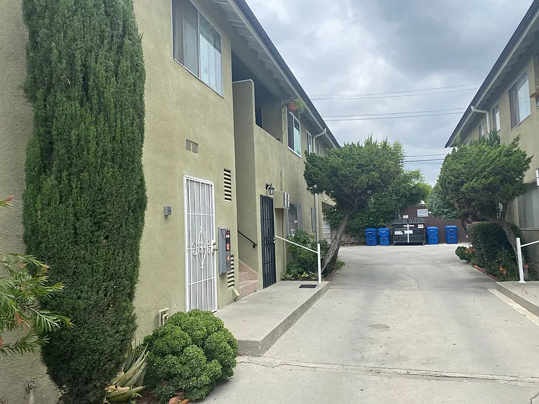 5307-5309 Lincoln Ave — Photo 5