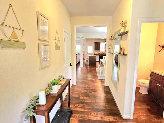 4th image of 1600 Gold Finch Ct