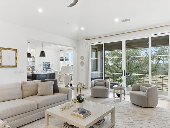 4th image of 320 Oconnor Ridge Blvd #22