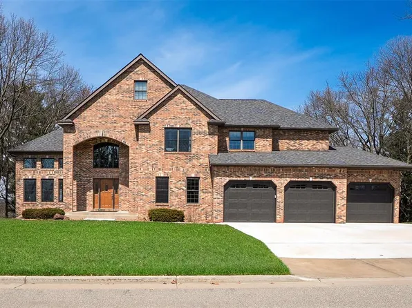 1520 Knollwood Trail, Altoona, WI 54720