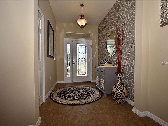 5th image of 462 Silverdale Ave