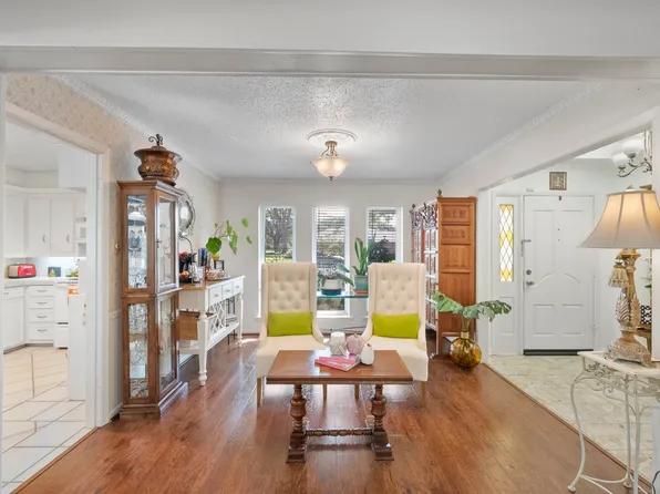 800 Royal Ln, Corsicana, TX 75110