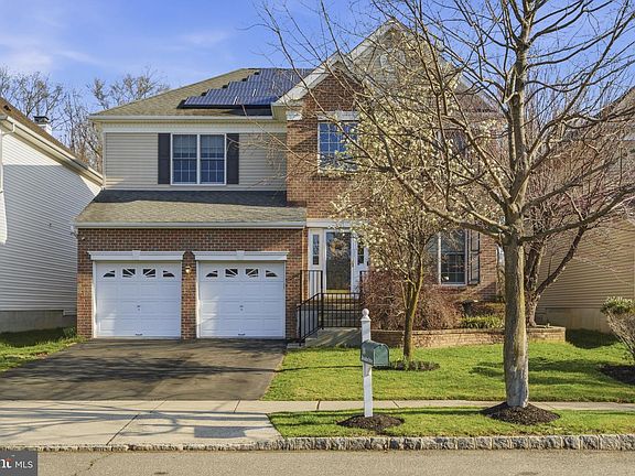 3rd image of 24 Devonshire Dr